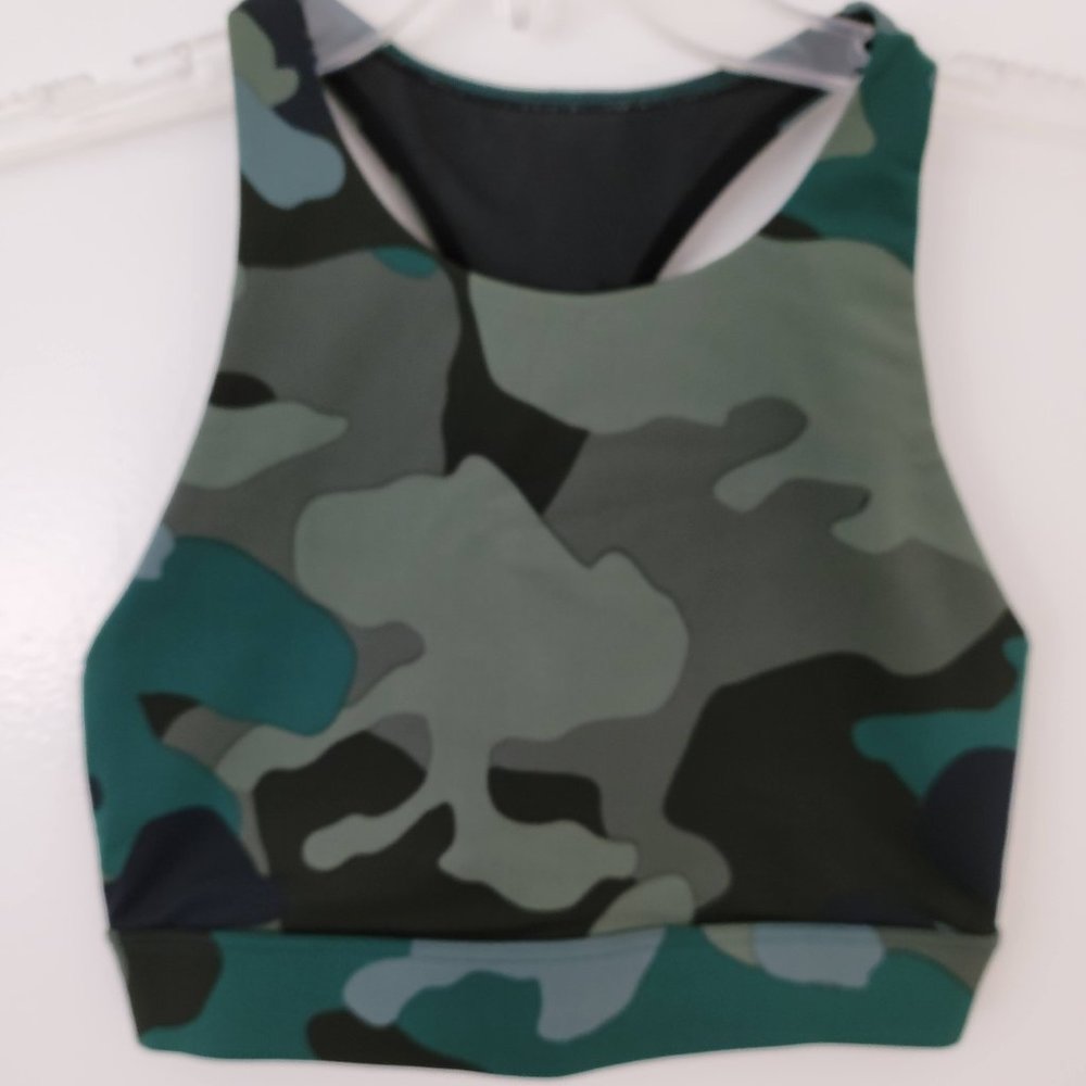 NWT Carbon 38 Camo Sports Bra